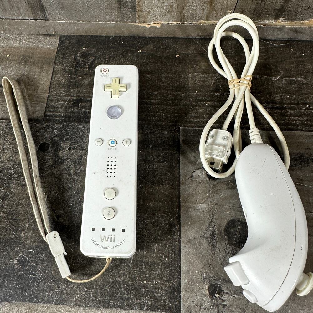 OFFICIAL Nintendo Wii Remote Motion Plus Wiimote RVL-036 Controller White - Picture 4 of 6